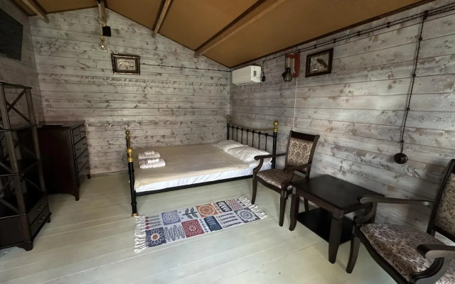 Eco houses of Loo