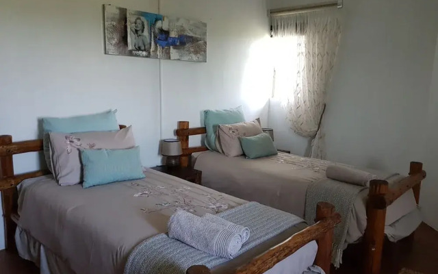Buffalo Hill Safari Lodge
