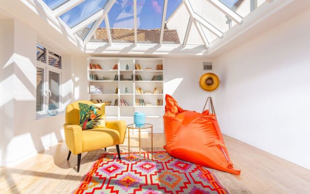 Beautifully Renovated Family Home Cambridge