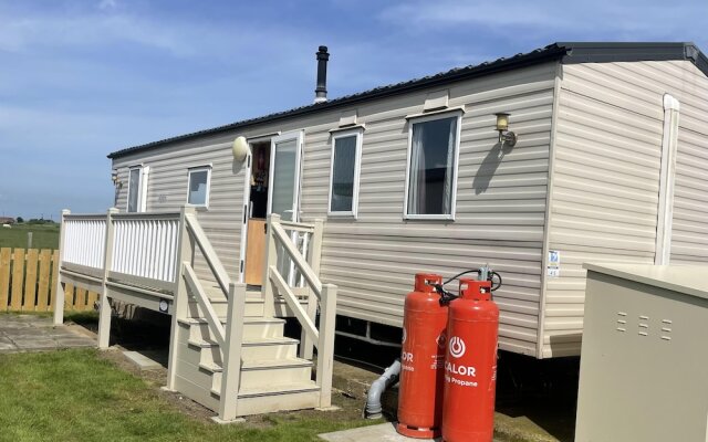 Remarkable 2-bed Holiday Home in Whitstable