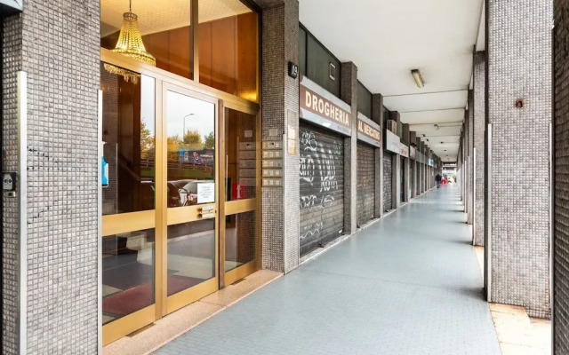 Renovated Flat Subway Yellow Line
