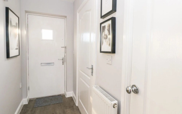10 Belfrey Close