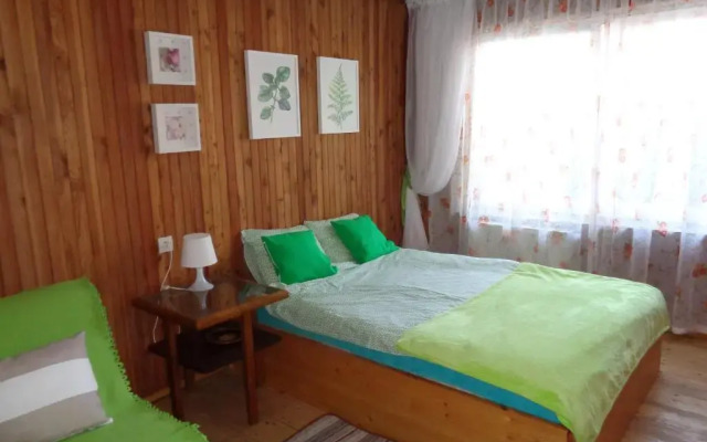 Uroczy Domek Z Ogrodem I Tarasem