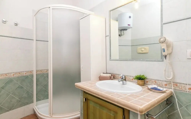 Appartamento Est With Shared Pool