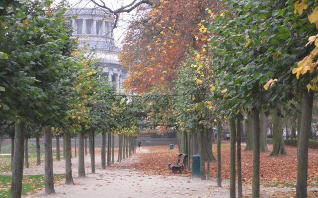 B&B A Côté du Cinquantenaire