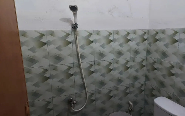 Kabin Kapsul Kayu Jati V Hostel