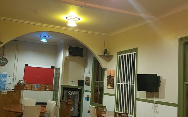 Golden Cross Hotel