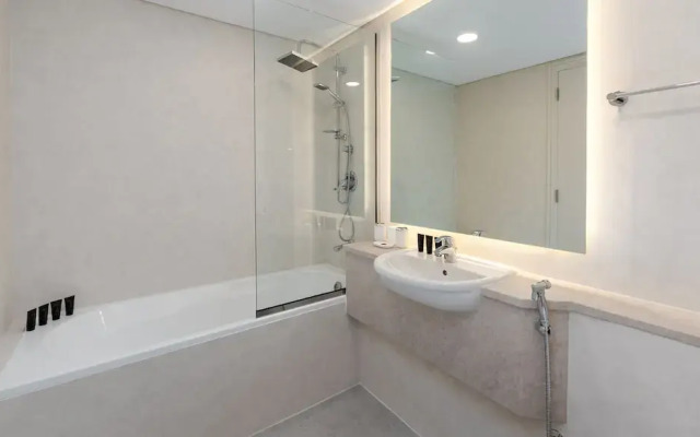 Pristine Difc 1BR w Pool Gym