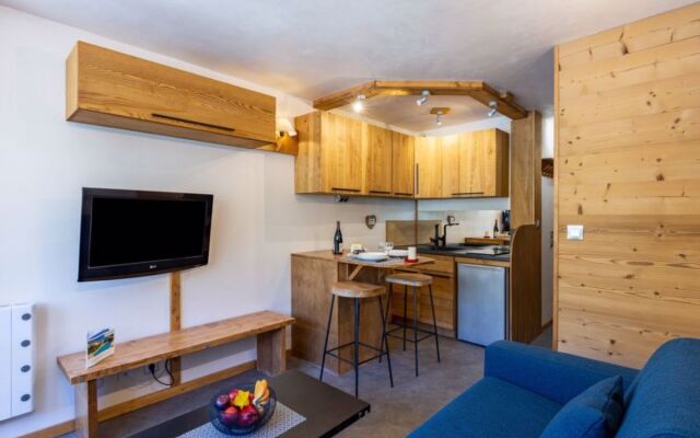 Rond Point des Pistes 28401