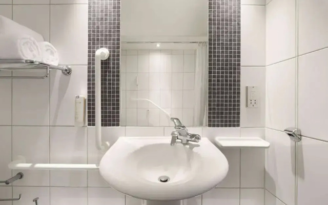 Ramada London North M1