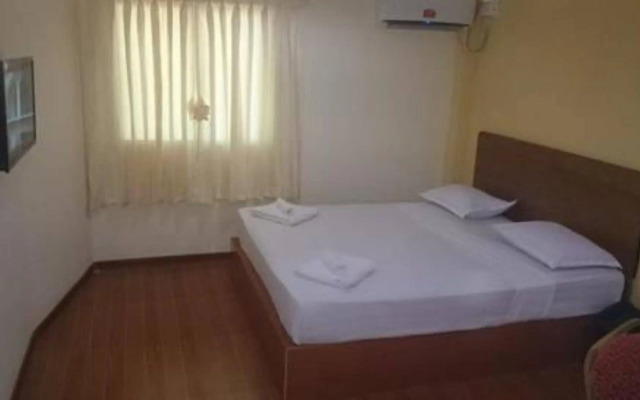 Silver Moon Hotel