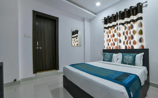 OYO 16432 Srirama Hotels, Khazaguda