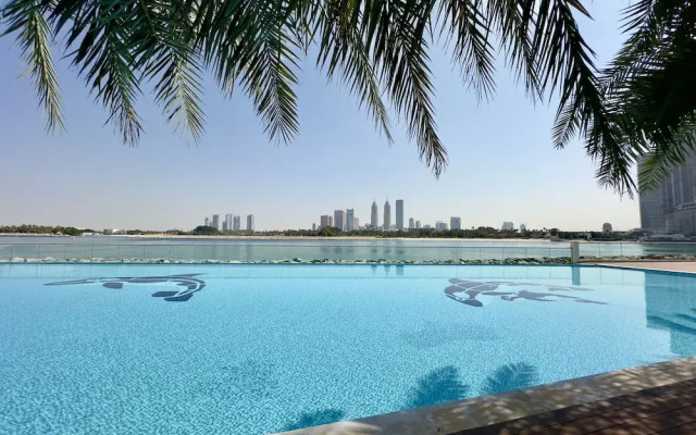 Urban 1BR Palm Apt w Beach Access