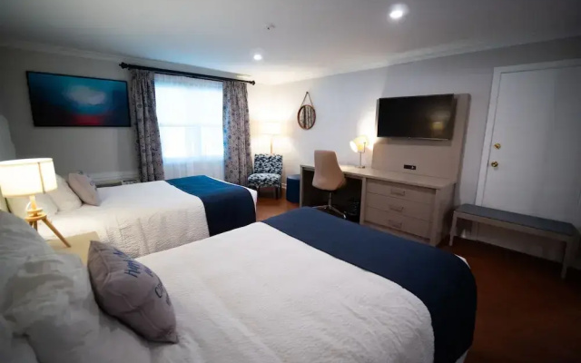 Oak Island Resort & Conference Centre