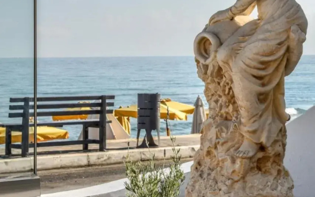 Yria Beach Hotel