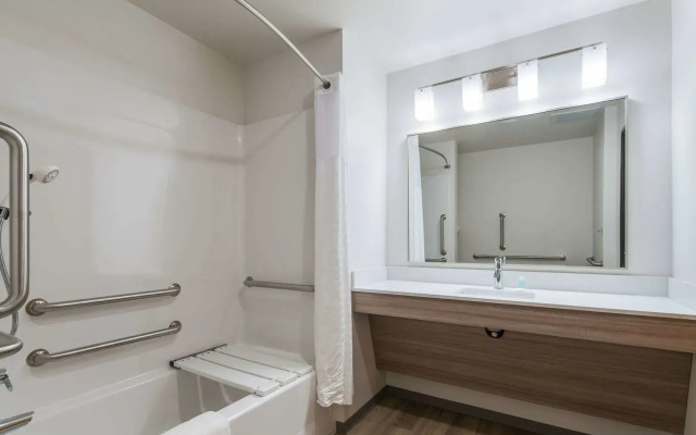 WoodSpring Suites Tri-Cities - Richland