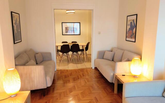 Big Apartment in Acropolis Museum