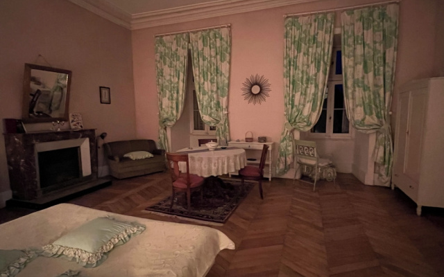 Chateau de Busset