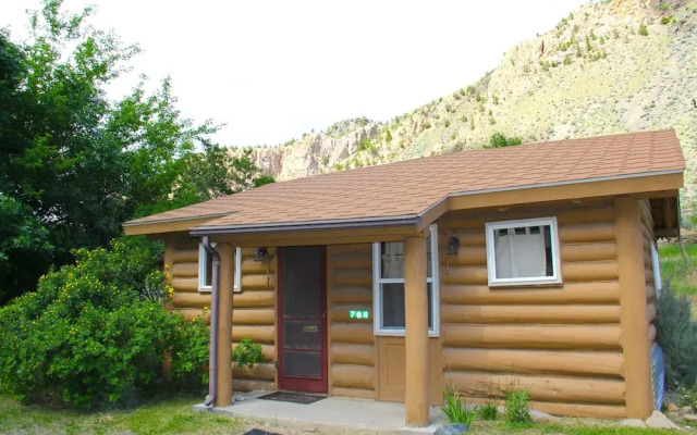 Yellowstone Hot Spring Cabins