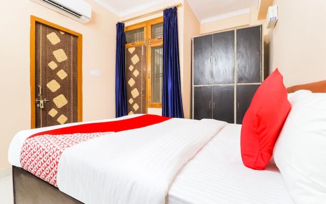 OYO 61469 Kalawati Palace