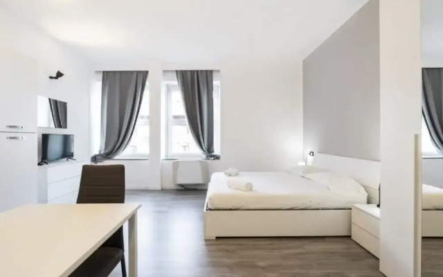 Central Station Studio by FlatsCollection