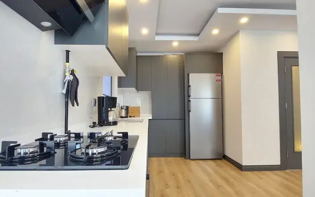 New Flat Large Living Space 4 Close to Lara Beach