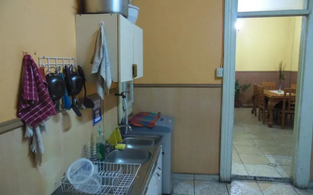 Hostal Tricontinental