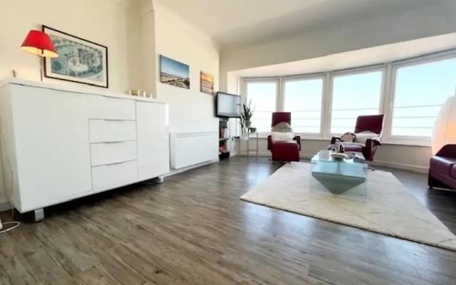 Apartment Wenduine With Stunning Sea View