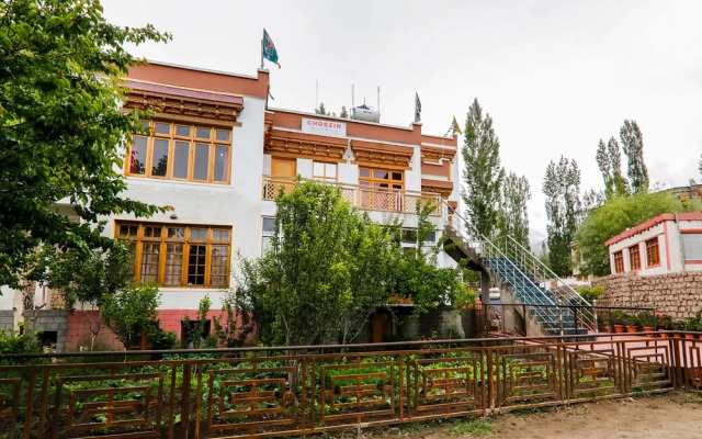 Oyo 44993 Choszin Guest House