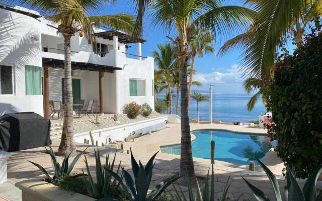 Awesome Casita with 1BR 1BA with beach & pool