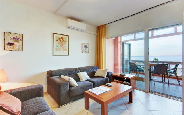 Apartment Empuriabrava Near Sandy Beach