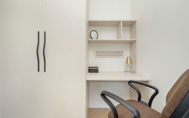 Zielińskiego Apartment by Renters