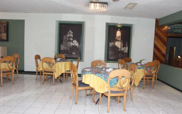 Hotel Parador Del Rio