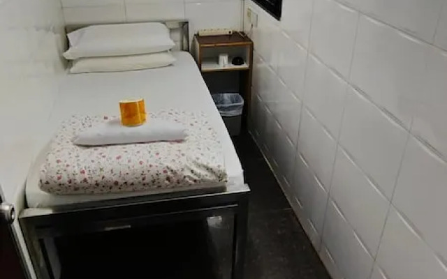 Four Seasons Hostel