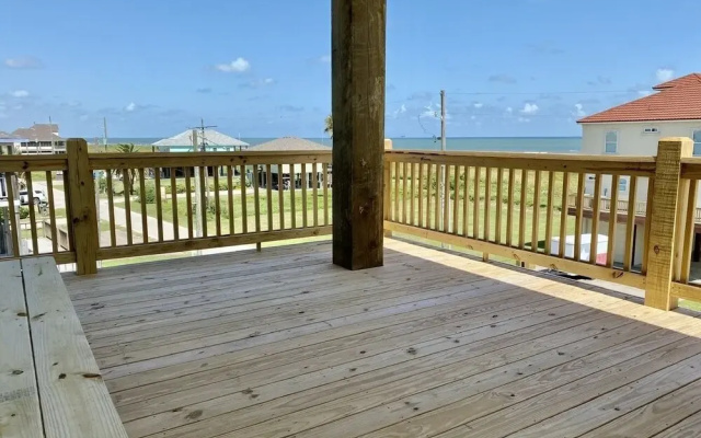 A Seaside Escape 5 Bedroom Home