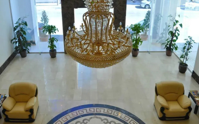 Golden Treasure Tower Family Apartment