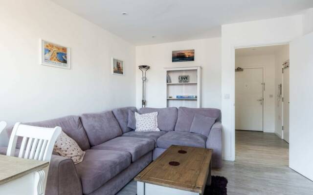 1 Bedroom Apartment With Balcony in Central Brighton