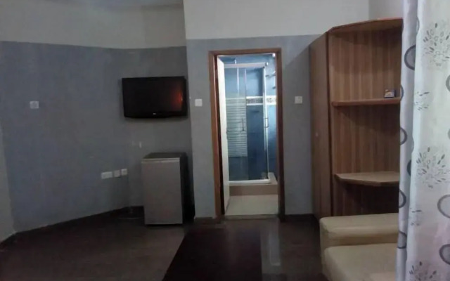 Vicmike Villa Hotel & Suites