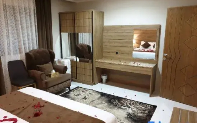 MG Crown Hotel 4