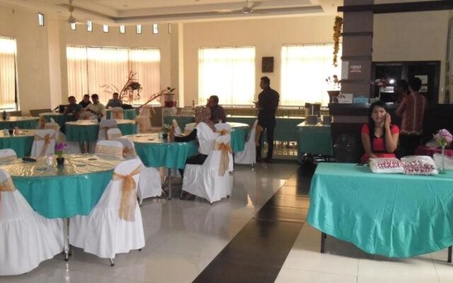 Permata Land Hotel & Resort