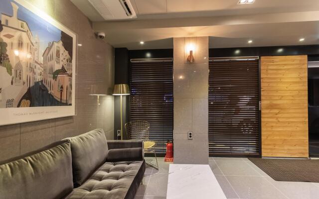Browndot Hotel Centum