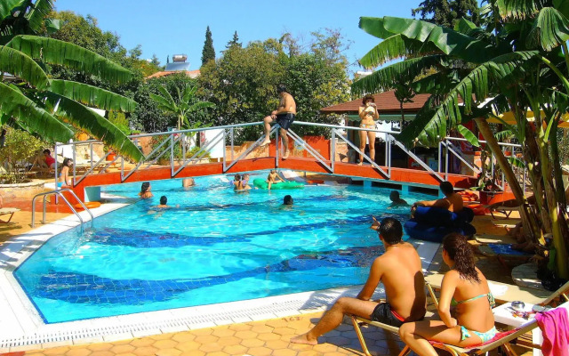 Paradise Lost Hotel-Apartments