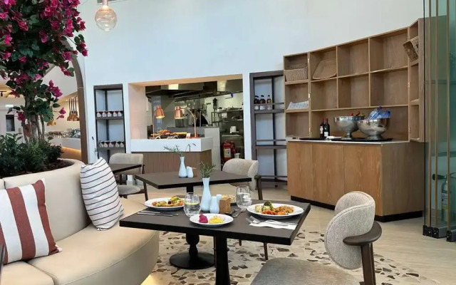 King Jason Paphos - Designed for Adults By Louis Hotels