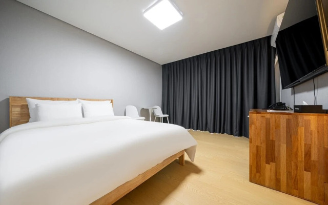 Buan Chaeseokgang Beach Hotel