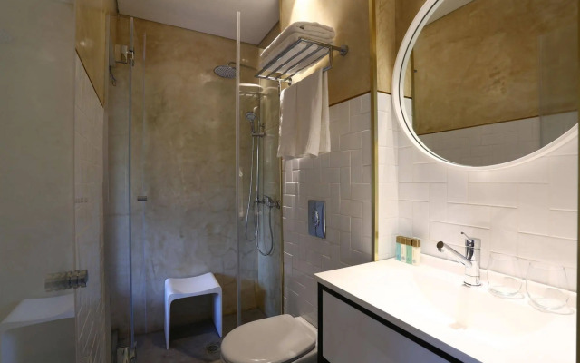 Cucu Hotel