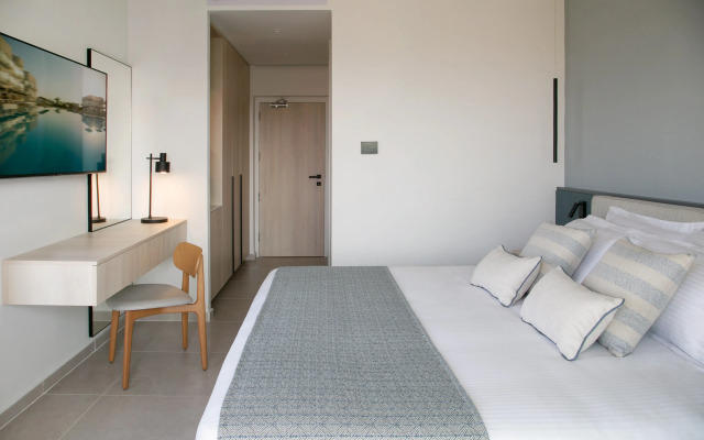 Atlantica Aqua Blue Hotel