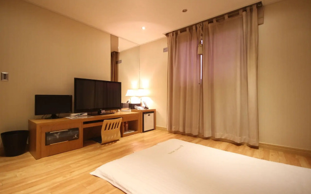 Sono Hotel