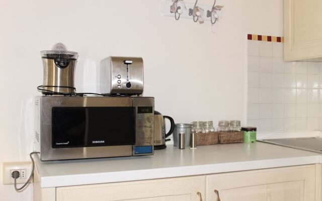 Art Apartment SMN Station