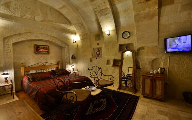 Harman Cave Hotel