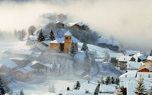 Charming Chalet in Champagny-en-Vanoise near Paradiski Ski Area